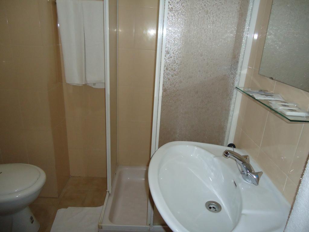 Residencial Coroa D'Ouro Hotel Fatima Room photo